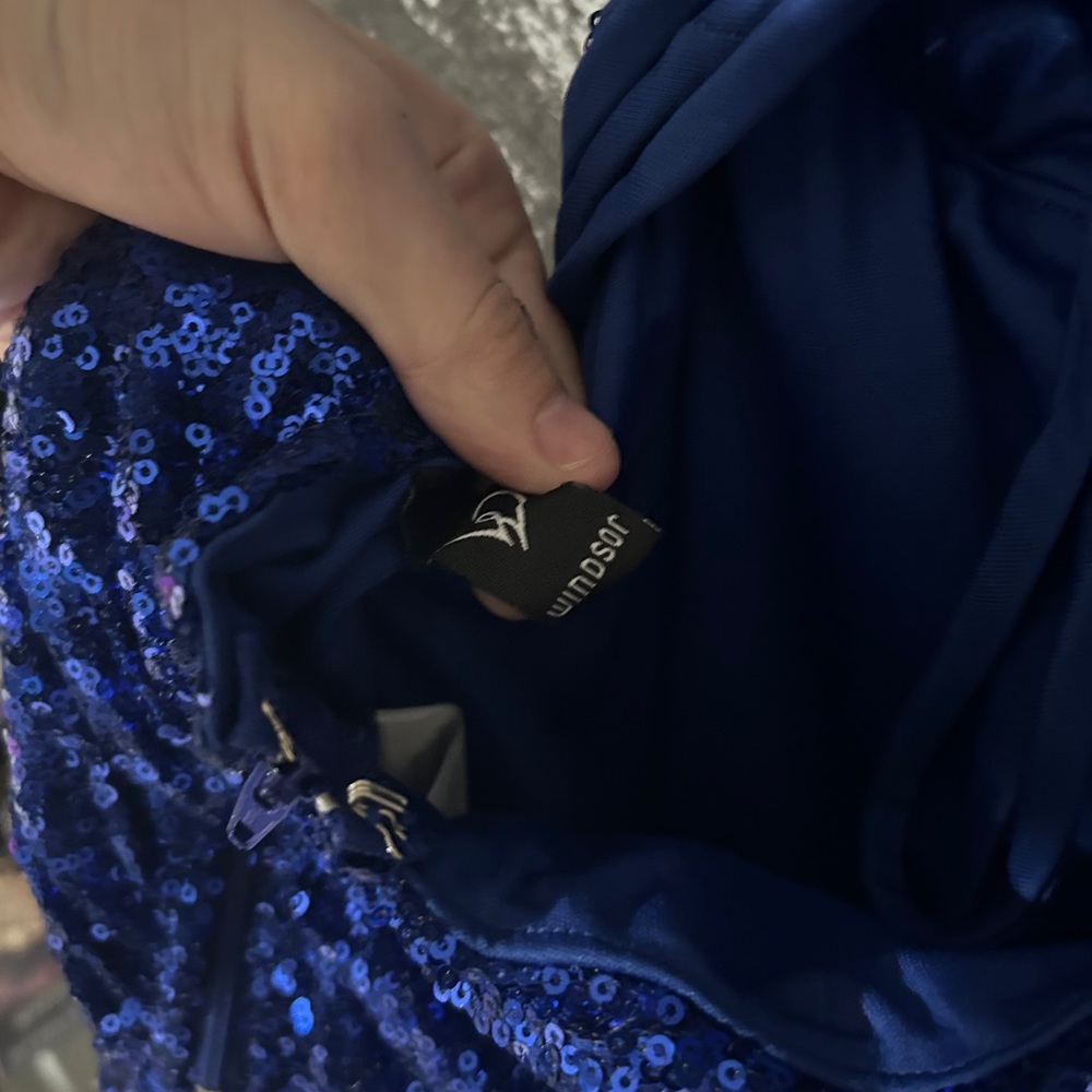 Elegant Blue Sequin Dress - Picture 3 of 3